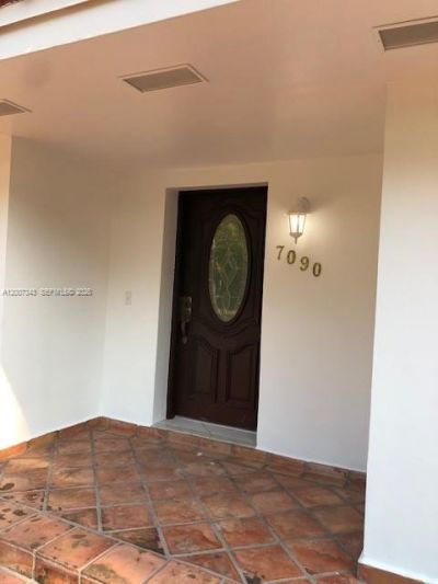 7090 SW 62nd St , Miami, FL 33143 Photo