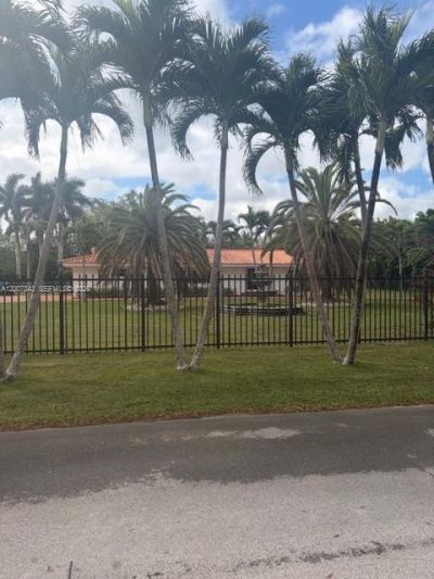 7090 SW 62nd St , Miami, FL 33143 Photo