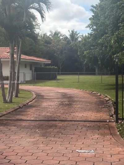 7090 SW 62nd St , Miami, FL 33143 Photo