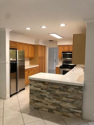7090 SW 62nd St , Miami, FL 33143 Photo