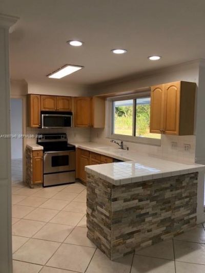 7090 SW 62nd St , Miami, FL 33143 Photo