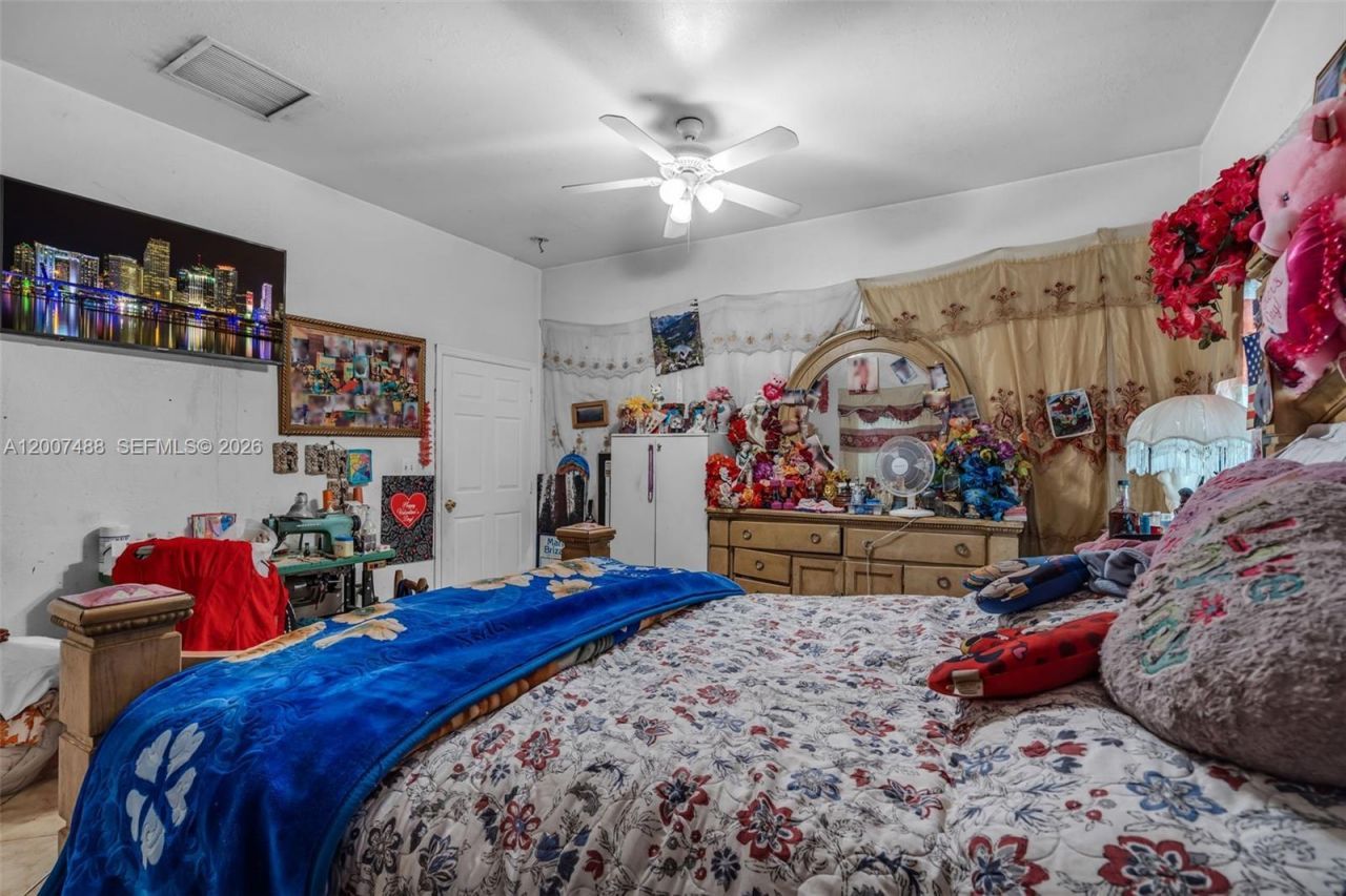 1320 NE 135th St, North Miami, FL 33161 Photo