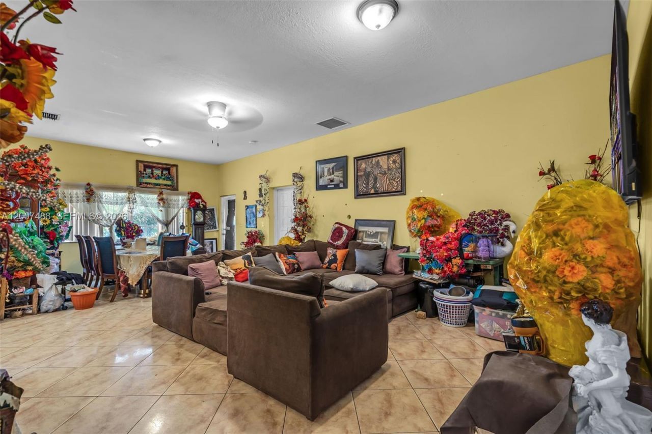 1320 NE 135th St, North Miami, FL 33161 Photo