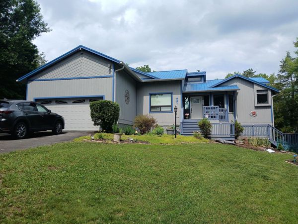 997 Lake Ridge Drive, Dandridge, TN 37725