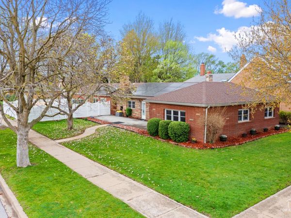 3850 W 93rd Street , Evergreen Park, IL 60805