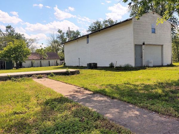 288 E Illinois Avenue , Shawneetown, IL 62984