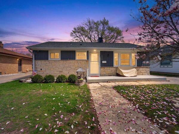 3240 S 72nd STREET, Milwaukee, WI 53219