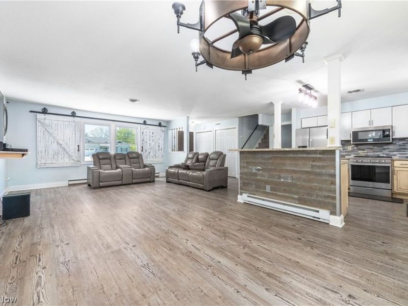 404 Oaknoll Drive, Amherst, OH 44001 Photo 11