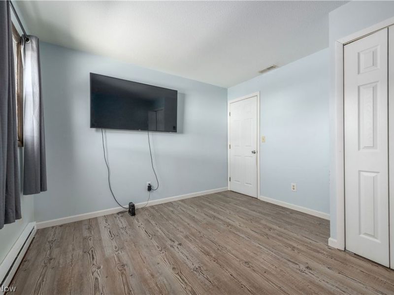 404 Oaknoll Drive, Amherst, OH 44001 Photo 18