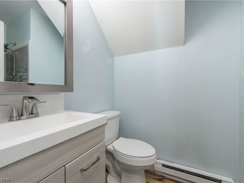 404 Oaknoll Drive, Amherst, OH 44001 Photo 20