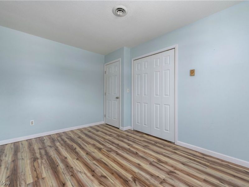 404 Oaknoll Drive, Amherst, OH 44001 Photo 26