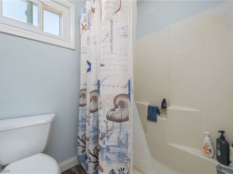 404 Oaknoll Drive, Amherst, OH 44001 Photo 30