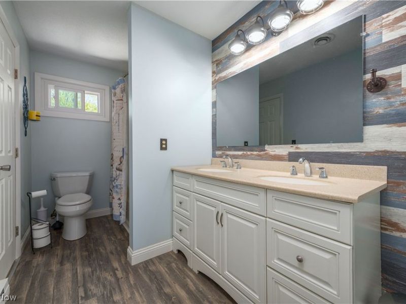 404 Oaknoll Drive, Amherst, OH 44001 Photo 31