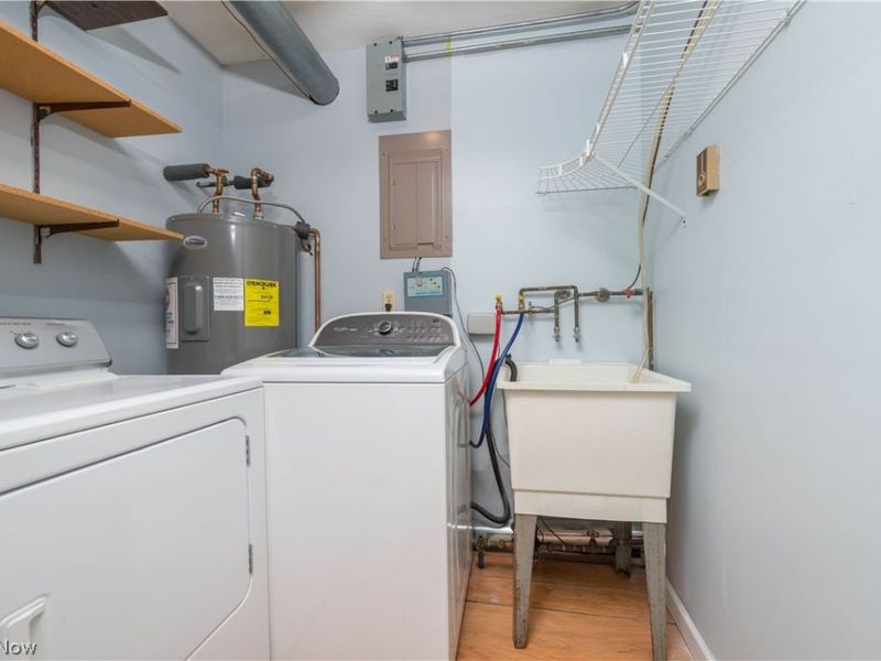 404 Oaknoll Drive, Amherst, OH 44001 Photo 32