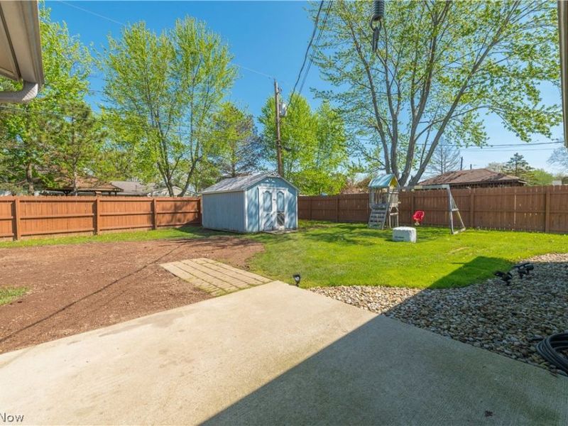 404 Oaknoll Drive, Amherst, OH 44001 Photo 41