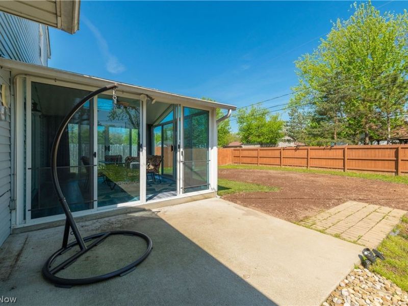 404 Oaknoll Drive, Amherst, OH 44001 Photo 42