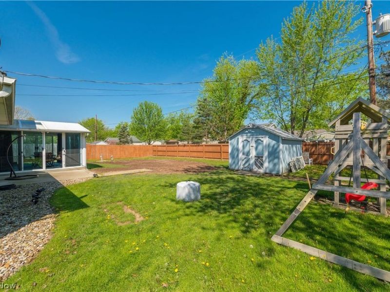 404 Oaknoll Drive, Amherst, OH 44001 Photo 46