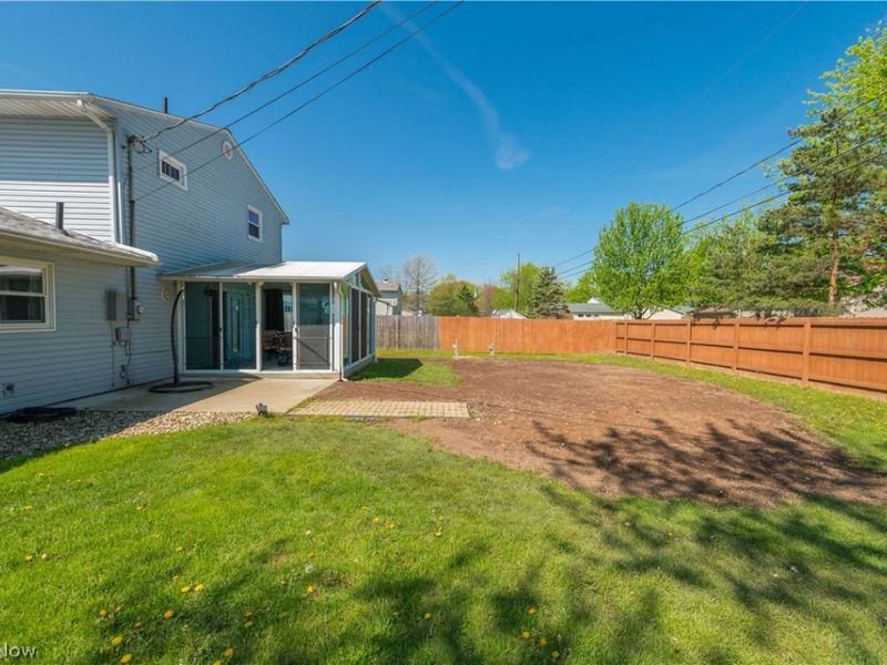 404 Oaknoll Drive, Amherst, OH 44001 Photo 47