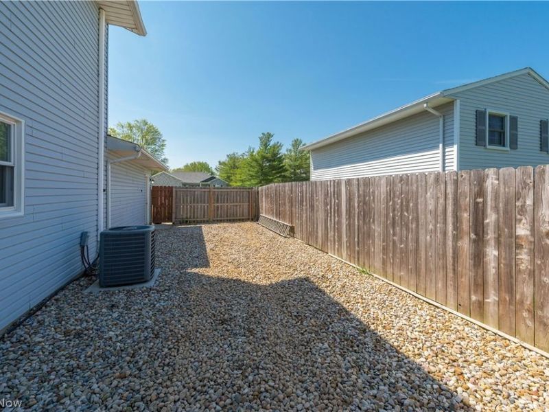 404 Oaknoll Drive, Amherst, OH 44001 Photo 48