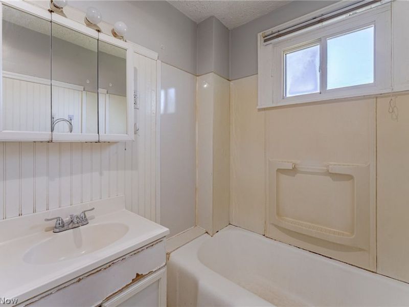 2597 Christensen Avenue, Akron, OH 44314 Photo 14