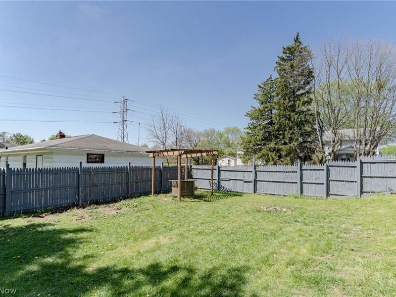 2597 Christensen Avenue, Akron, OH 44314 Photo 18