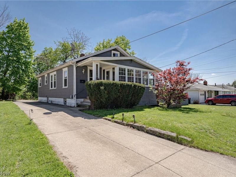 2597 Christensen Avenue, Akron, OH 44314 Photo 2