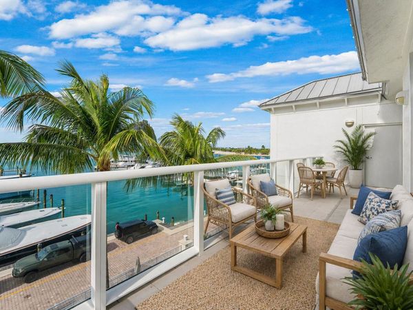 180 Lake Drive, Unit 2304, Palm Beach Shores, FL 33404