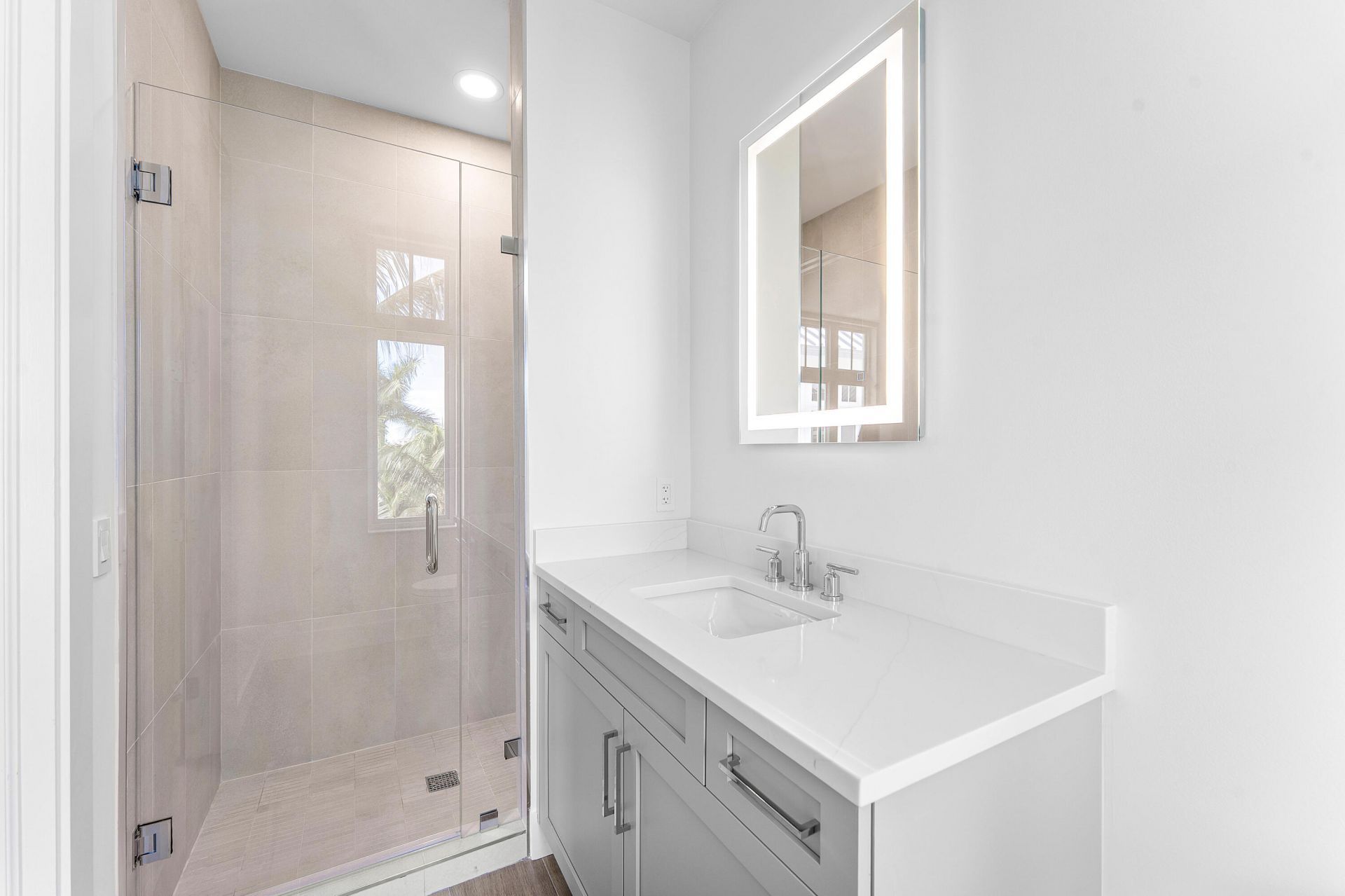 180 Lake Drive, Unit 2304, Palm Beach Shores, FL 33404 Photo