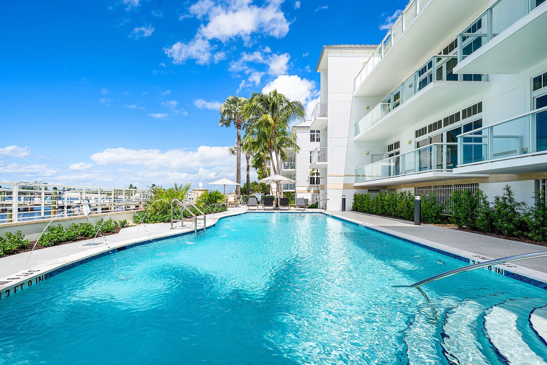 180 Lake Drive, Unit 2304, Palm Beach Shores, FL 33404 Photo