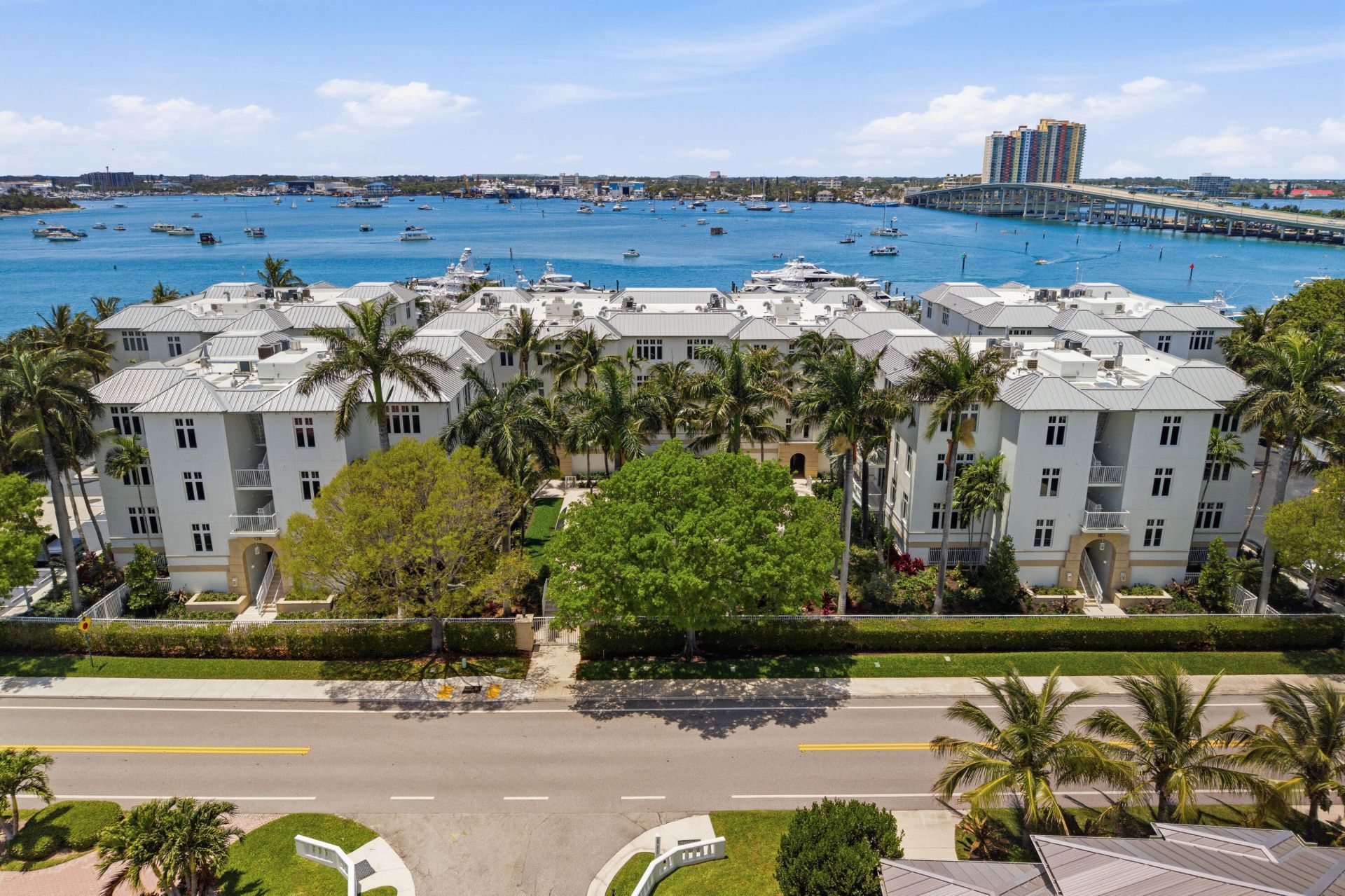 180 Lake Drive, Unit 2304, Palm Beach Shores, FL 33404 Photo