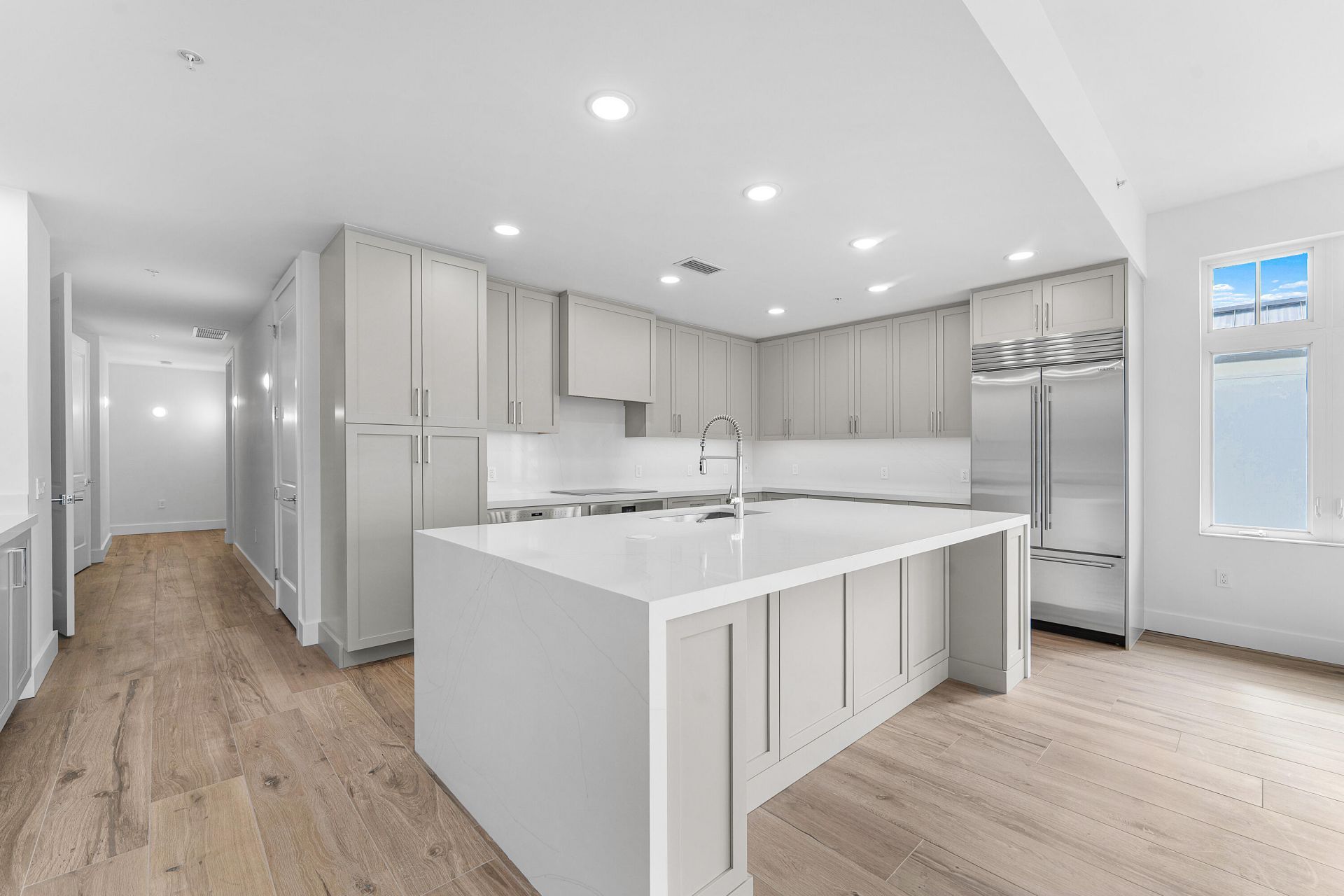 180 Lake Drive, Unit 2304, Palm Beach Shores, FL 33404 Photo