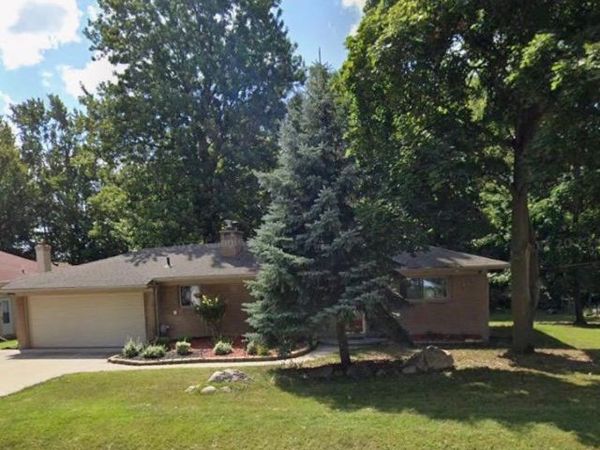 950 Gallaland Avenue, Rochester Hills, MI 48307