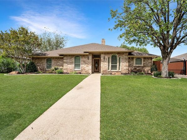 153 Creek Courts Drive , Trophy Club, TX 76262