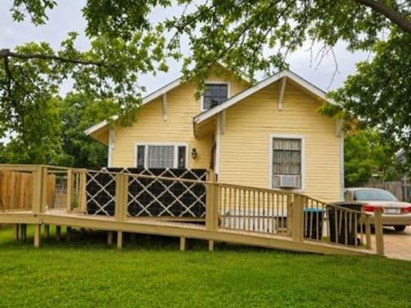 3122 N Pecan Street, Fort Worth, TX 76106