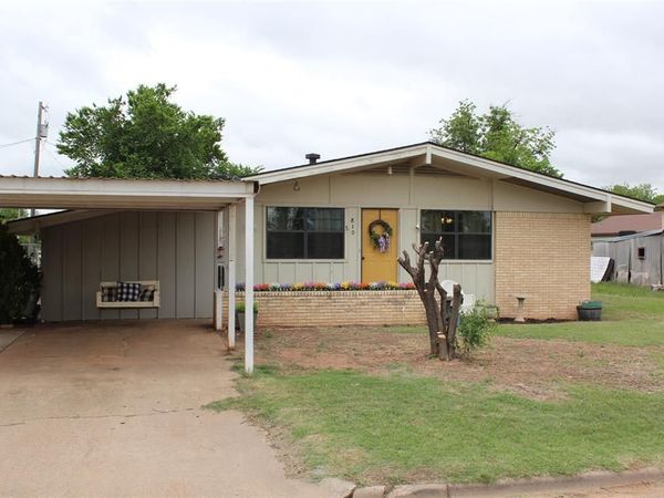 810 W Eden Street, Munday, TX 76371