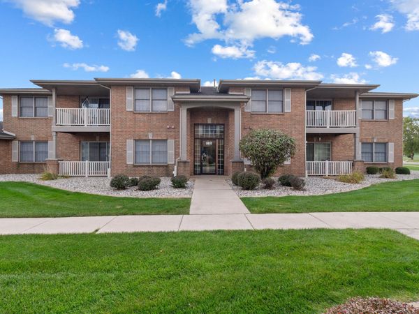 9815 Wildwood Court, Unit 2c, Highland, IN 46322