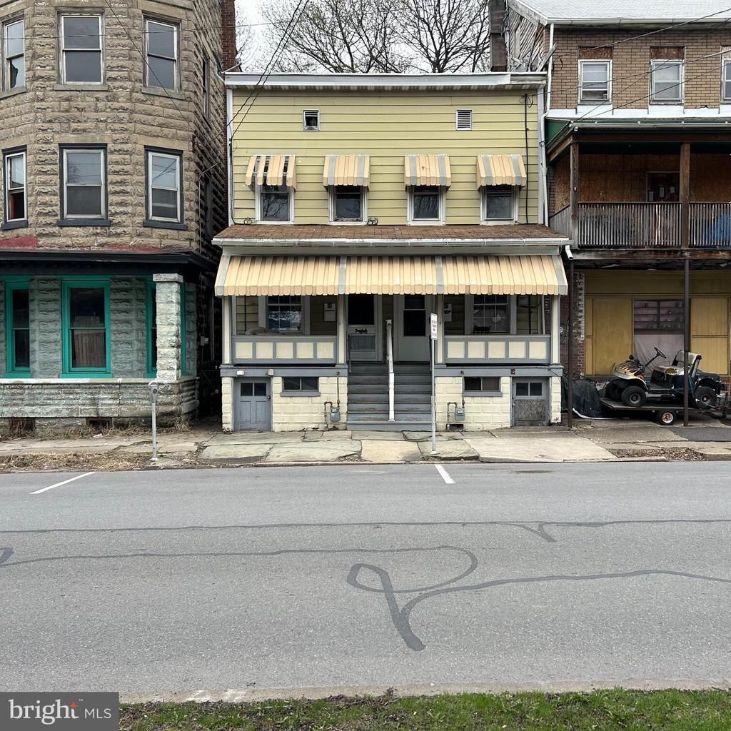 45 47 S MARKET STREET, SHAMOKIN, PA 17872