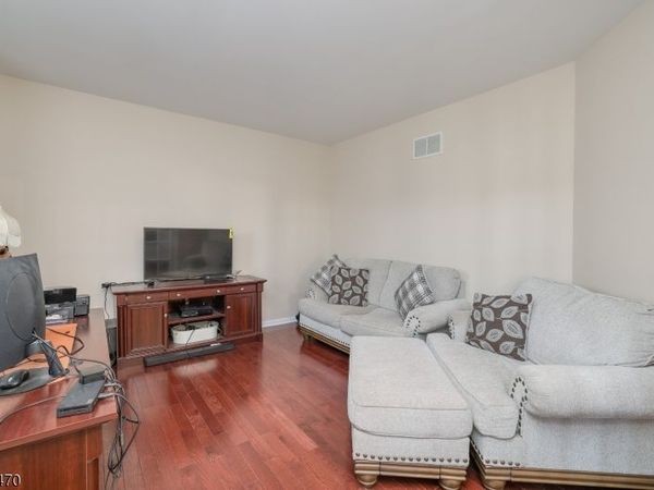 814 Rachel Dr, Franklin, NJ 08322