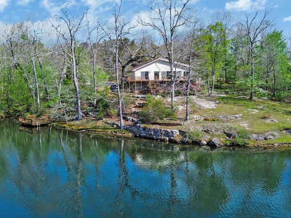 272 N Lake Tr , Monterey, TN 38574