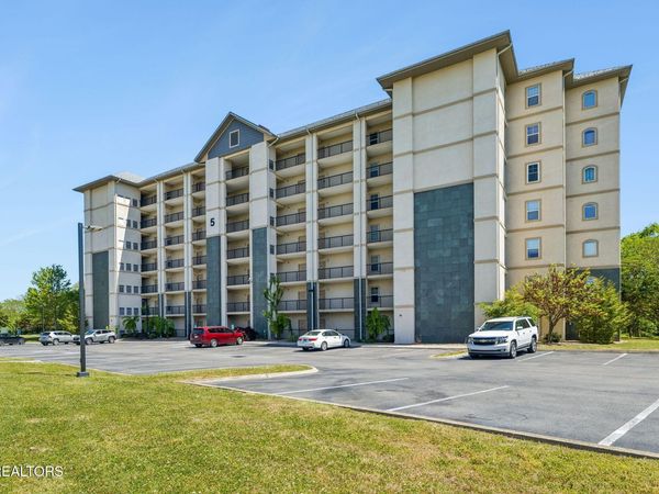 124 Plaza Drive, Pigeon Forge, TN 37863