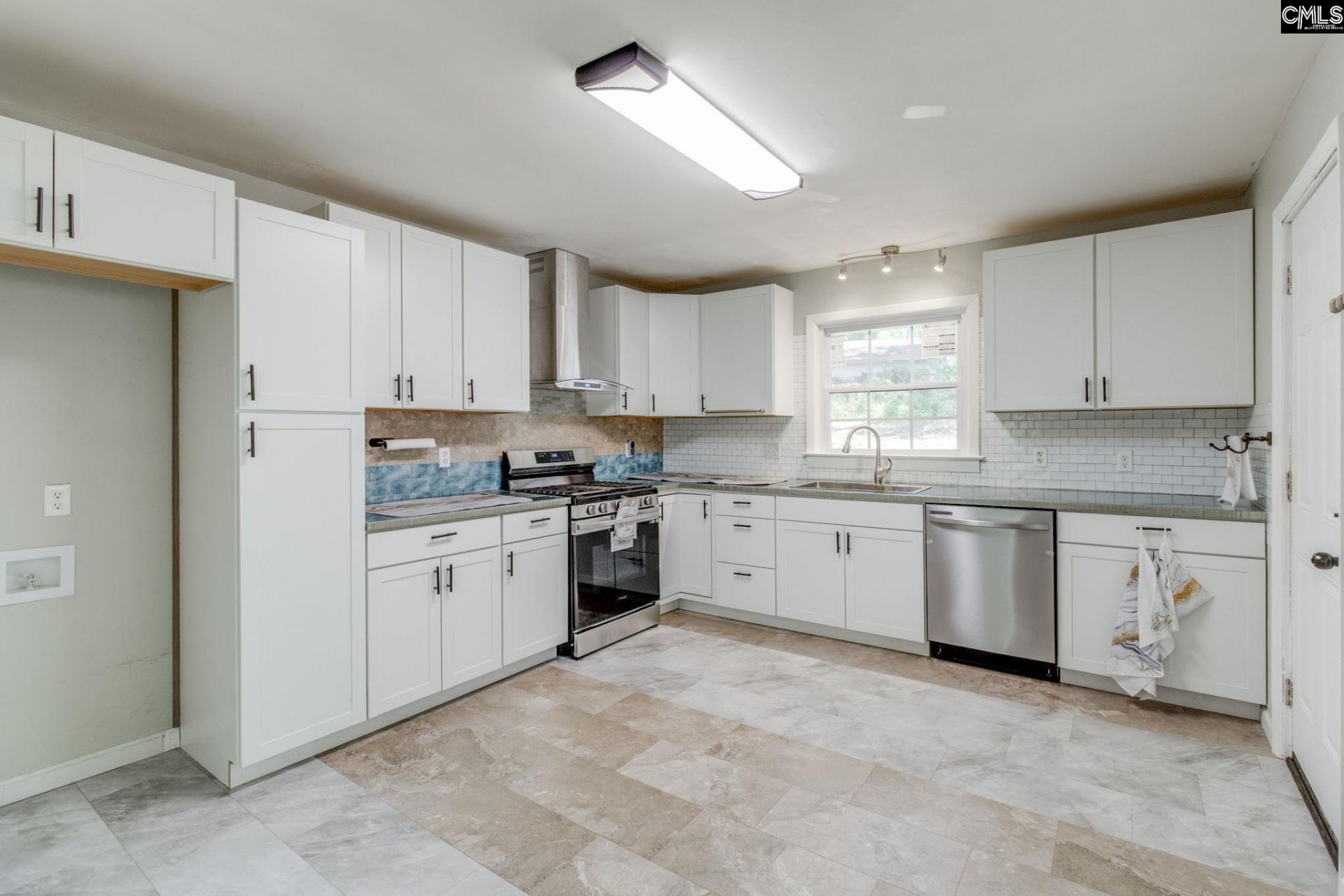 836 Delverton Road  Photo 10