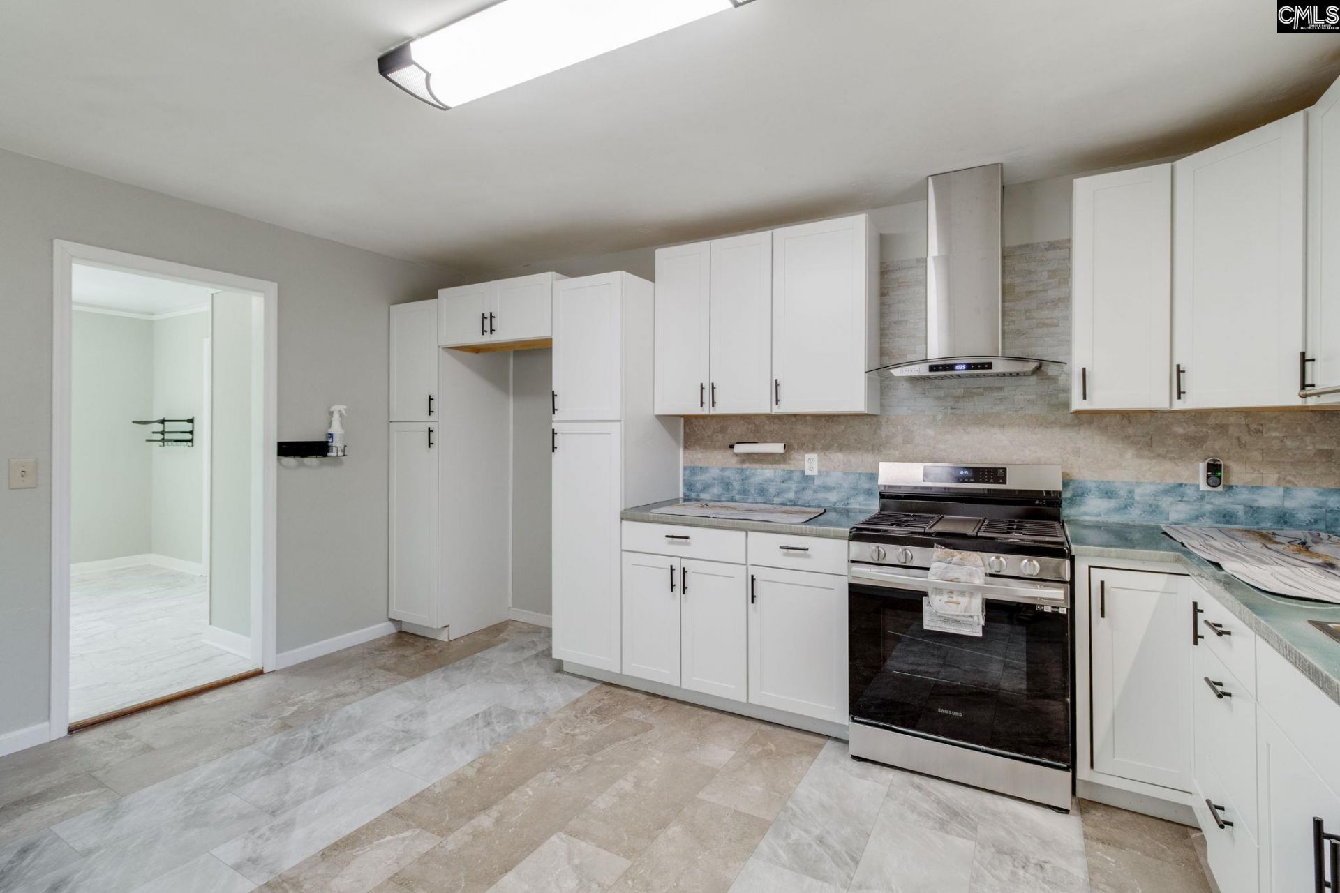836 Delverton Road  Photo 11