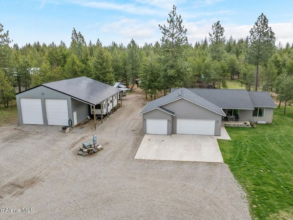 299 Cardinal LN , Spirit Lake, ID 83869