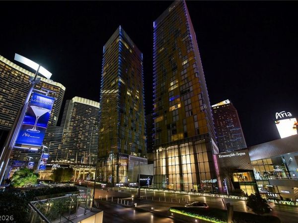 3722 Las Vegas Boulevard , Unit 1702, Las Vegas, NV 89158