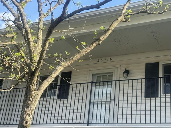 23418 Middlebelt Road, Unit 10, Farmington, MI 48336