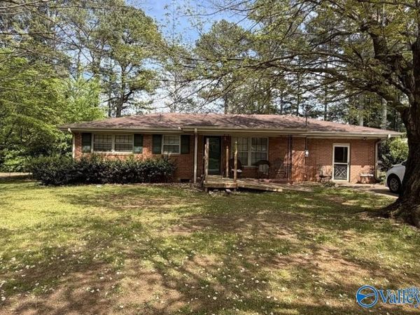 3204 Hollins Street NW, Huntsville, AL 35810