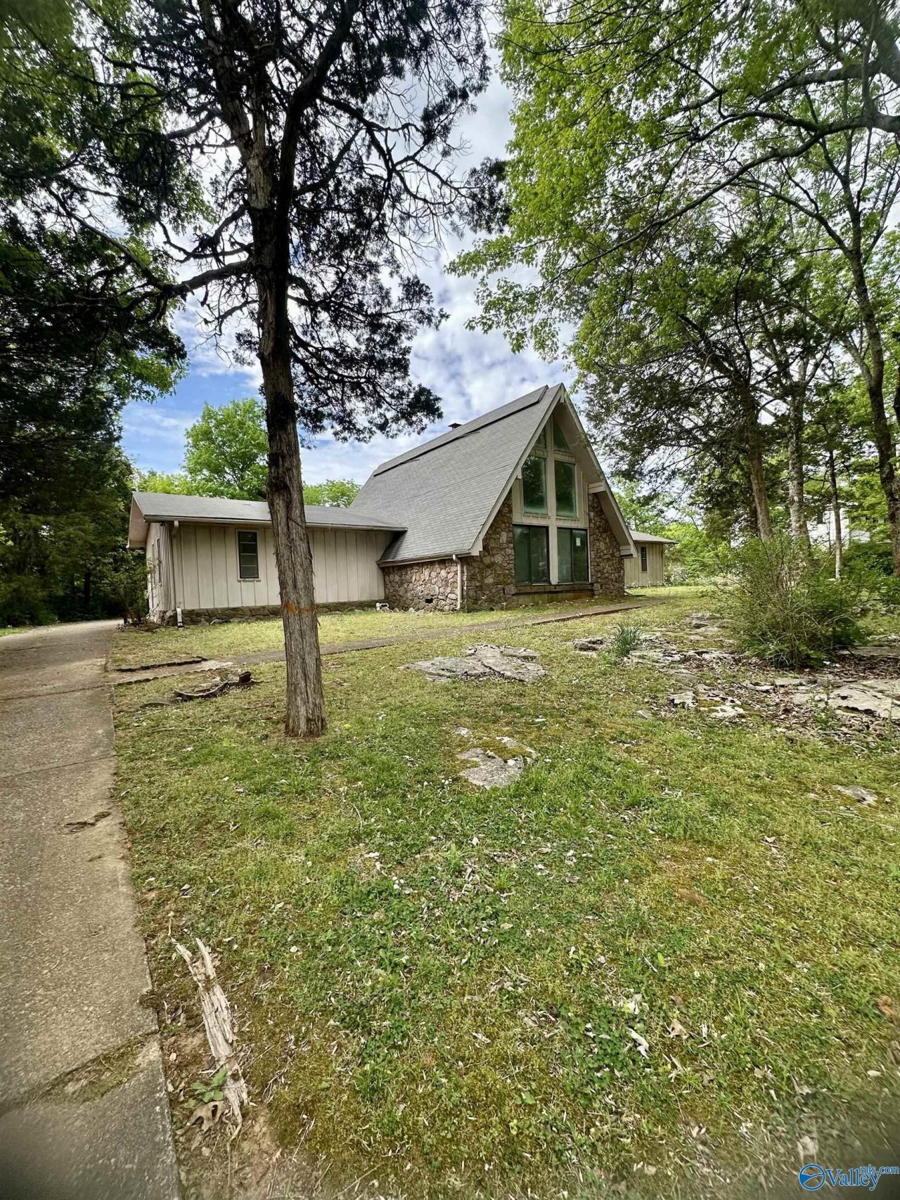2209 Apache Road, Huntsville, AL 35810 Main Photo