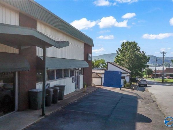 2011 Gunter Avenue, Guntersville, AL 35976