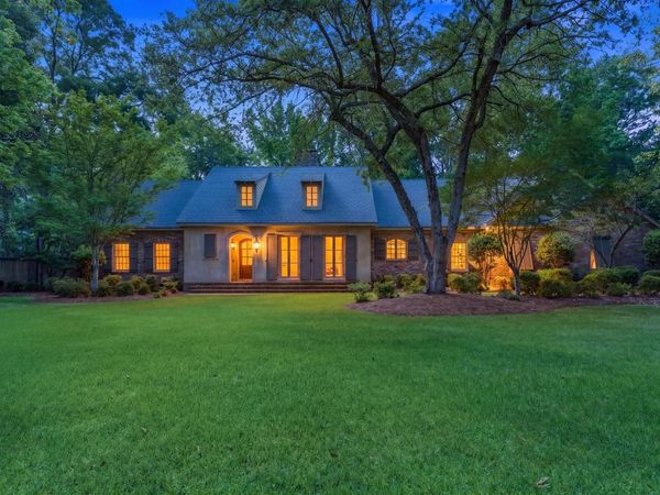 112 Heatherwood Dr., Hattiesburg, MS 39402
