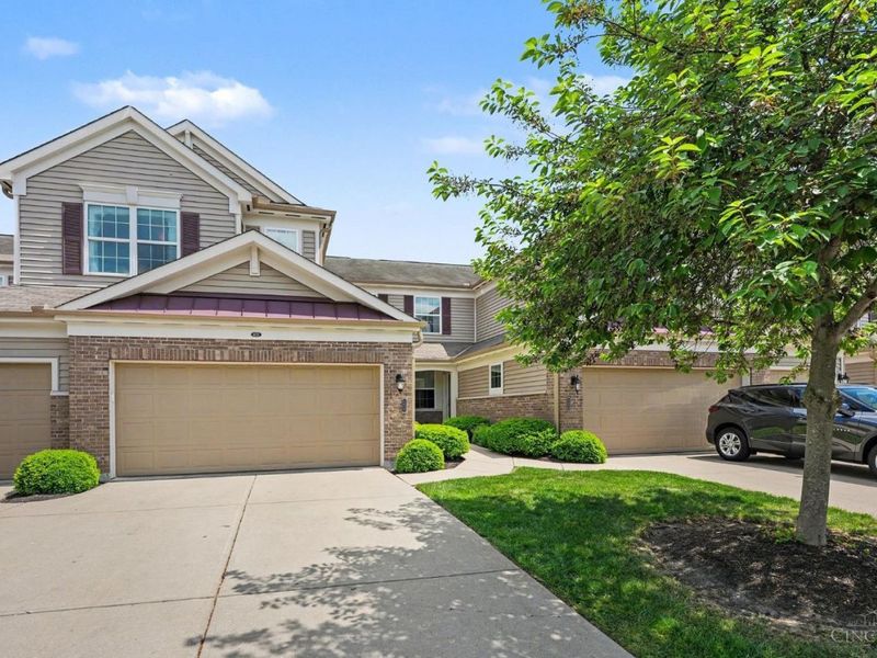 8058 Bridge Point Drive, Unit 7-202, Green Township, OH 45248 Photo 2